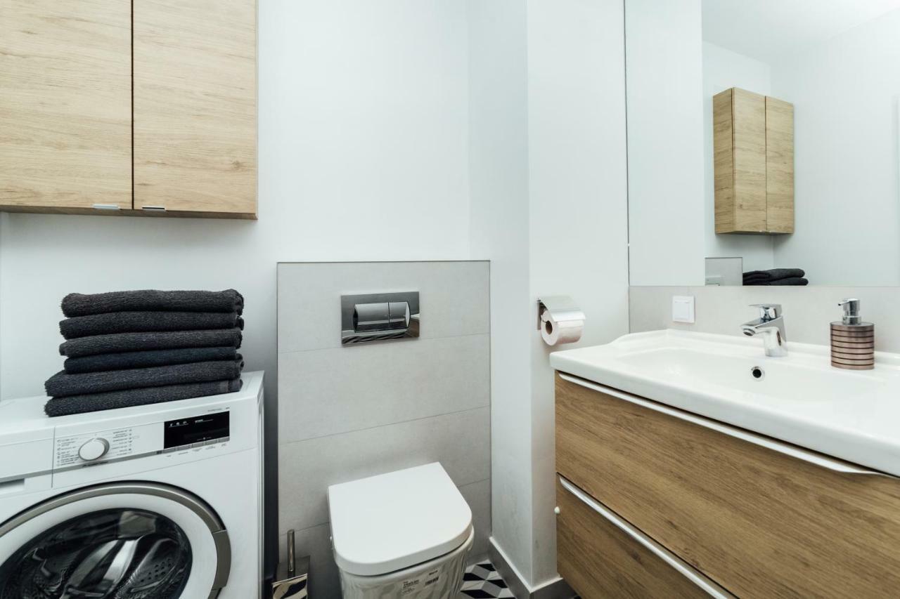 Pobookowane Stocznia Apartments Gdańsk Buitenkant foto